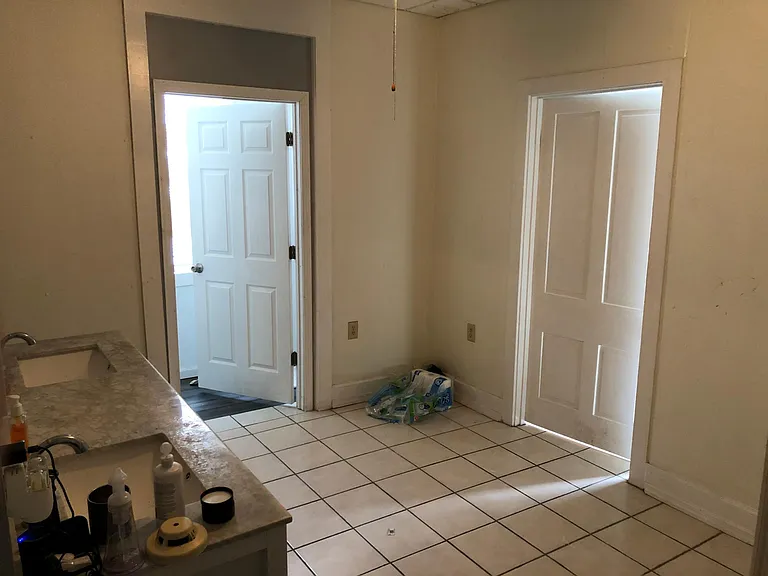 29 W Hollister St — Photo 11