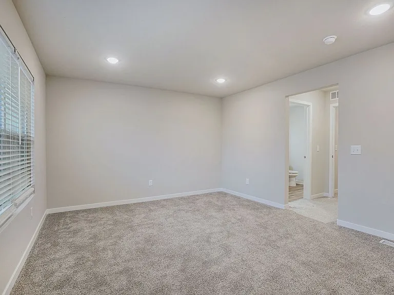 834 Winchester St — Photo 15