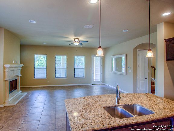5th image of 13830 Oakview Cv