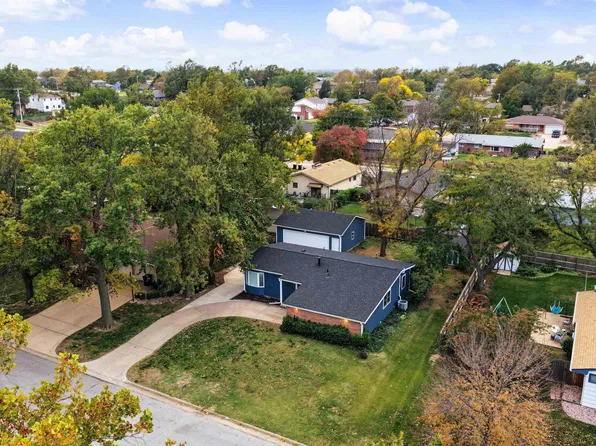 510 Aullwood Rd, Salina, KS 67401