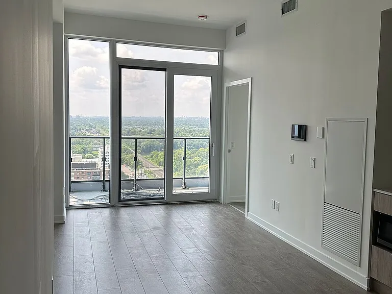 28 Ann St #2104 — Photo 8