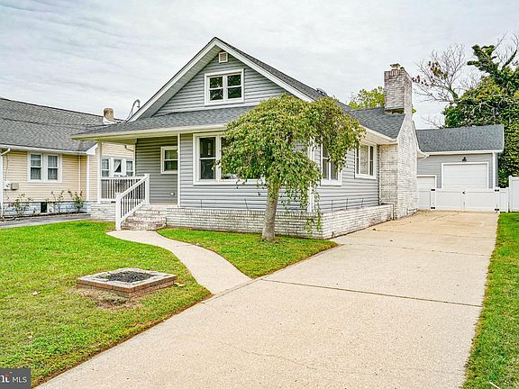 3rd image of 436 Peach St