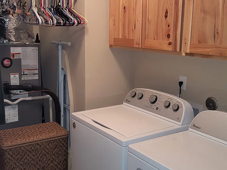 205 NW Meadow Lakes Dr — Photo 12