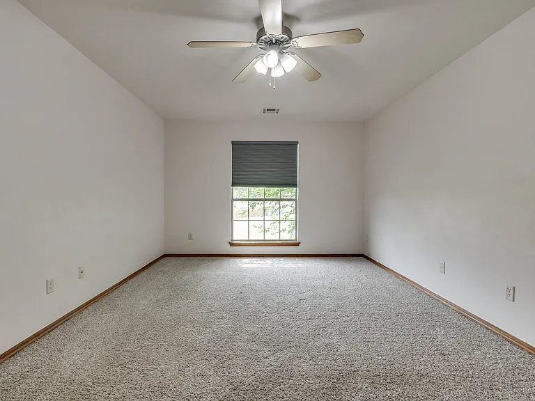 2508 Tyler Ln — Photo 20