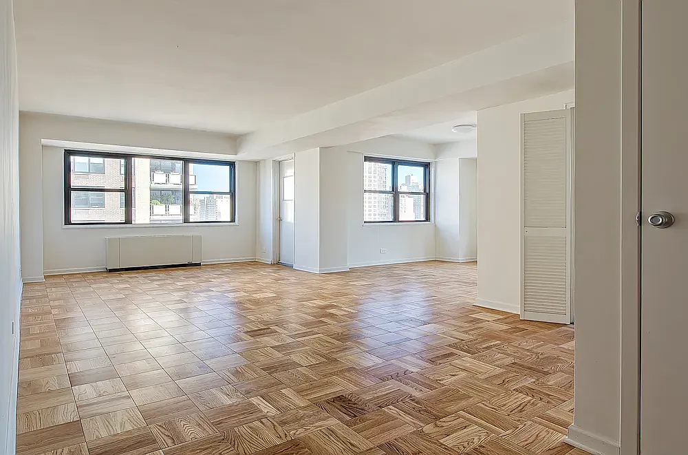 305 East 86th Street — Photo 2