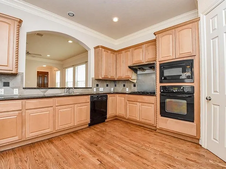 3206 Holly Crossing Dr — Photo 14