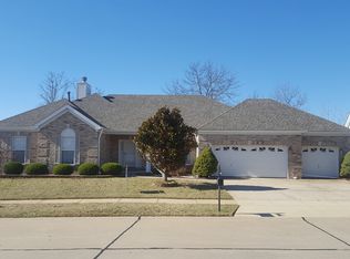 725 Castle Ridge Dr, Ballwin, MO 63021