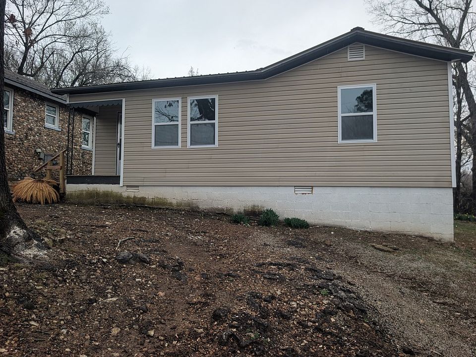 2nd image of 703 S Ash St