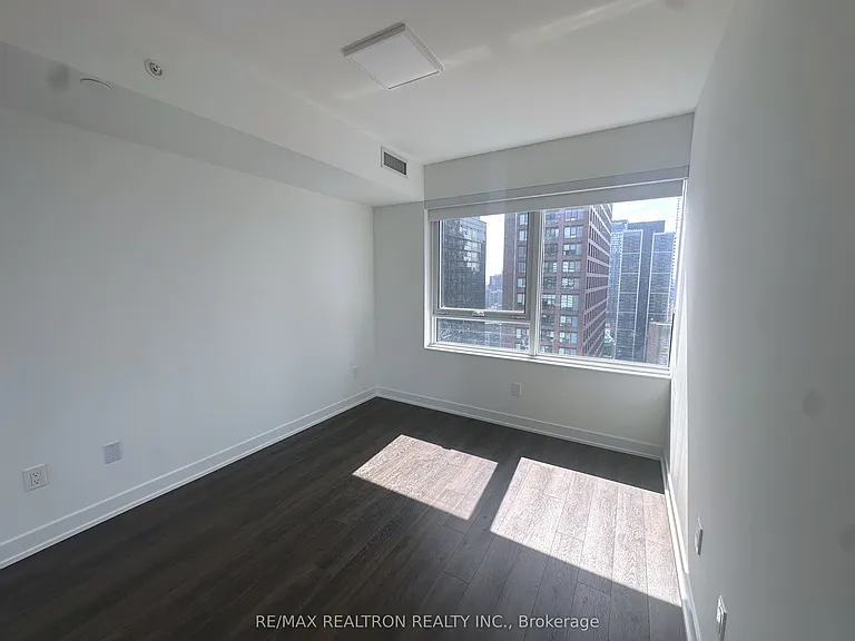 609 Sherbourne St #3004 — Photo 3