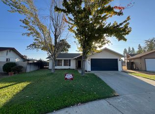 1020 Greenfield Dr, Porterville, CA 93257
