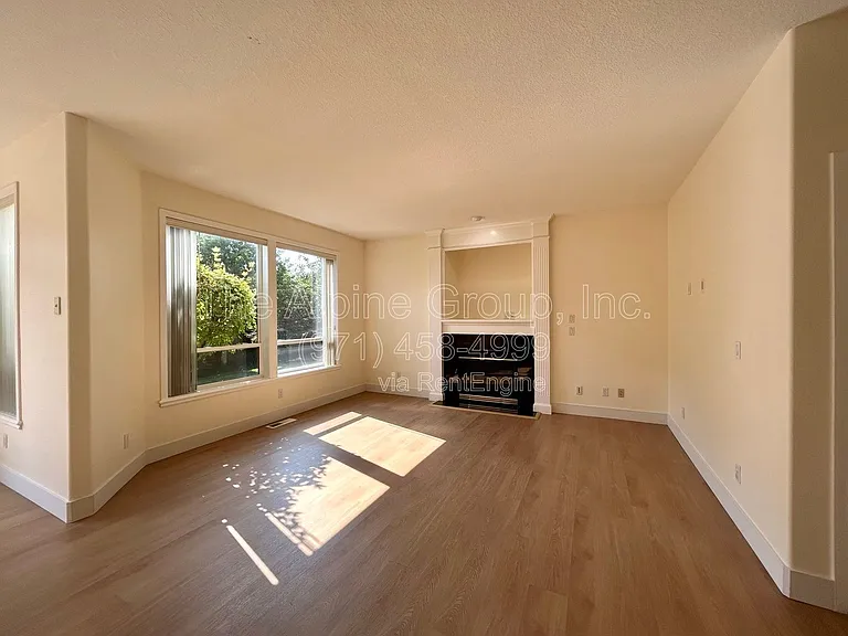 351 NW Kotrik Pl — Photo 22