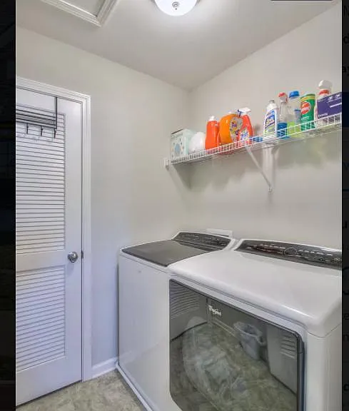 Washer/Dryer provided