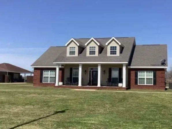 56 Edgar Rackard Ln, Atmore, AL 36502