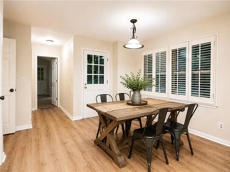 3470 Clubland Dr — Photo 8