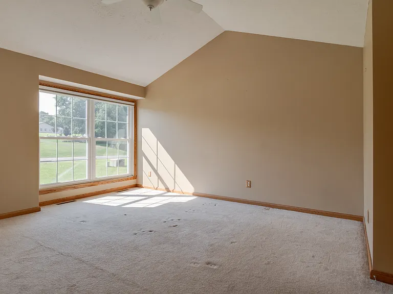 12912 Silver Spring Ln — Photo 30