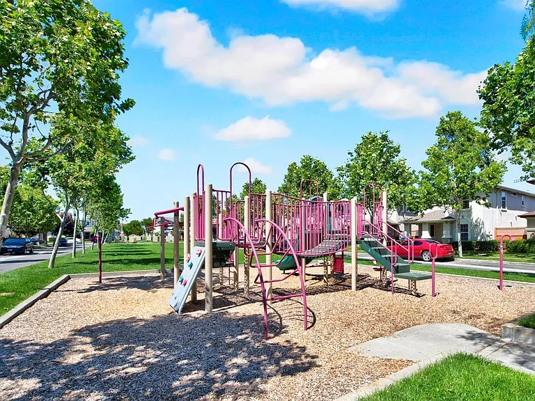 3215 Puffin Cir — Photo 31