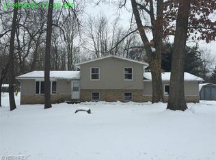 2770 Swinehart Rd, Akron, OH 44312