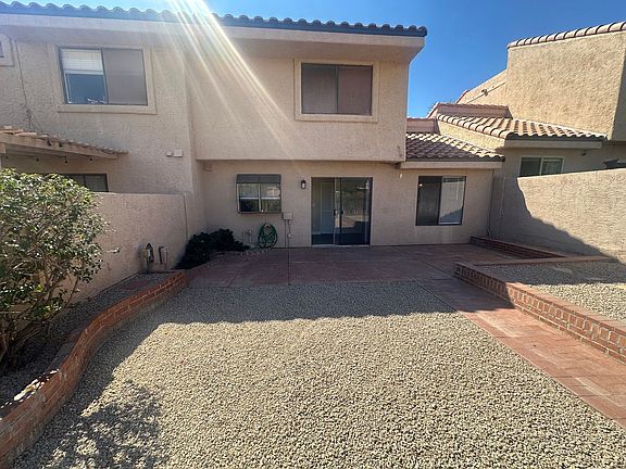 2nd image of 312 E Larkspur Ln
