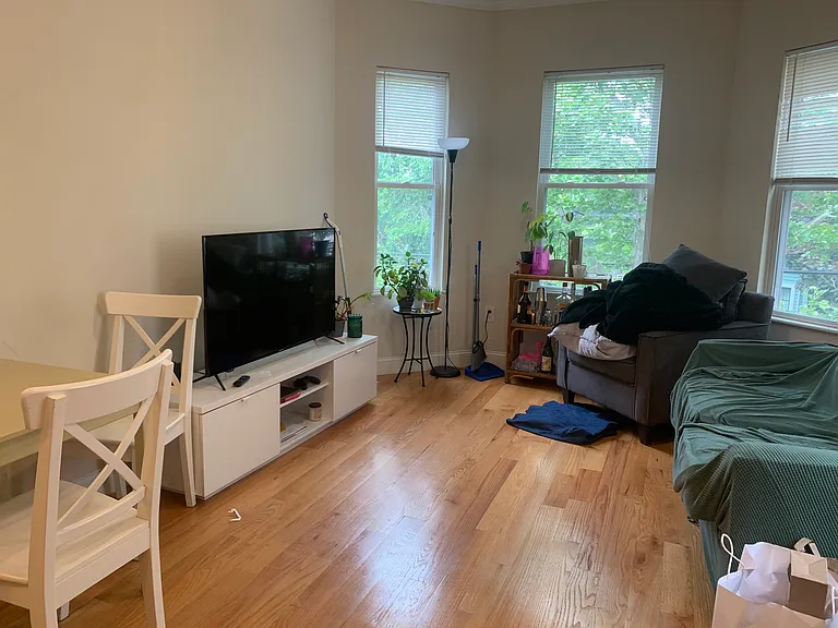 121 Webster Ave #3 — Photo 4
