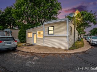 823 Dolphin St SW, Wyoming, MI 49509