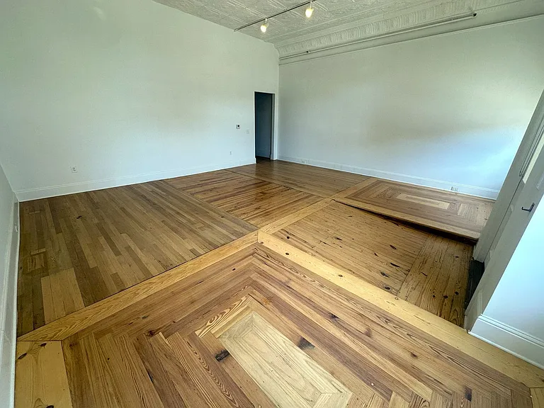 582 Mulberry St — Photo 3