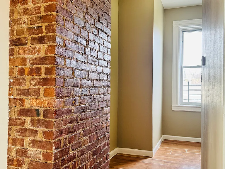 42 Bennett Ave #2 — Photo 12