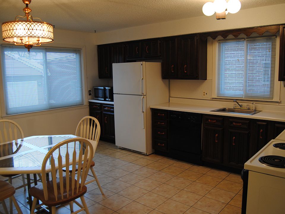 1st image of 72 Leonard St