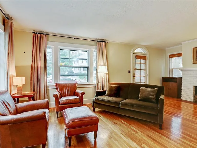5121 Grand Ave — Photo 3