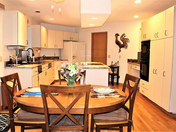 4th image of 6293 Crittenden Dr