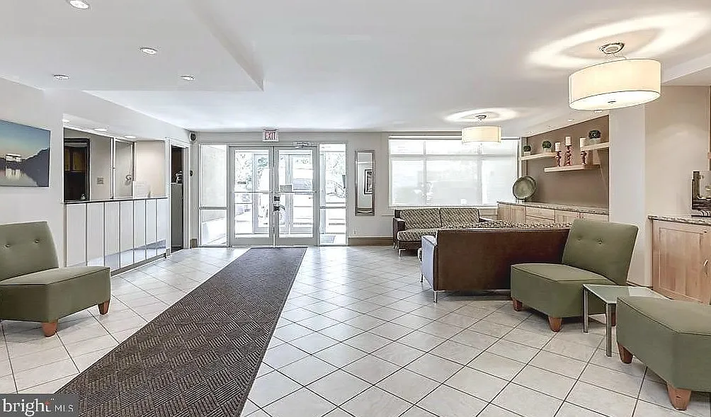1 bed, 628 sqft, $2,275 — Photo 2