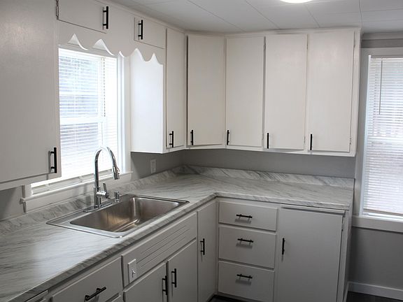 3rd image of 3853 N Castor Rd