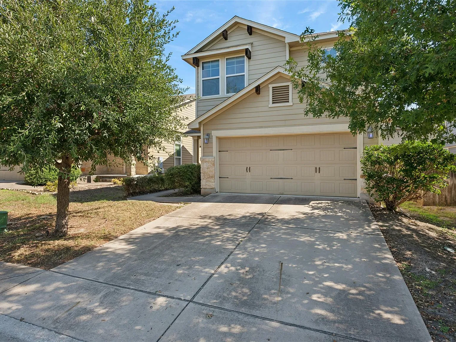 3 bed, 2.5 bath, 1459 sqft, $1,895 — Photo 2