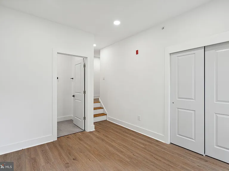 528 W Berks St #1 — Photo 15