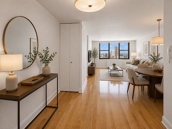 4th image of 301 E 79th St APT 35F