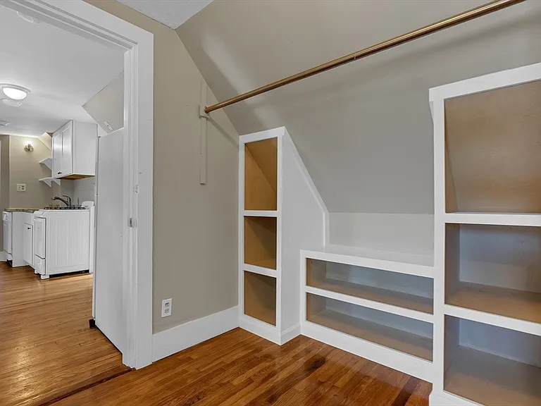 28 Evergreen St #3 — Photo 9