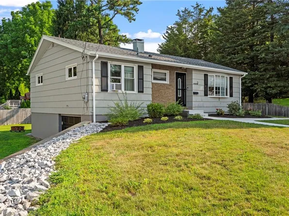 9 Poplar St, Woonsocket, RI 02895
