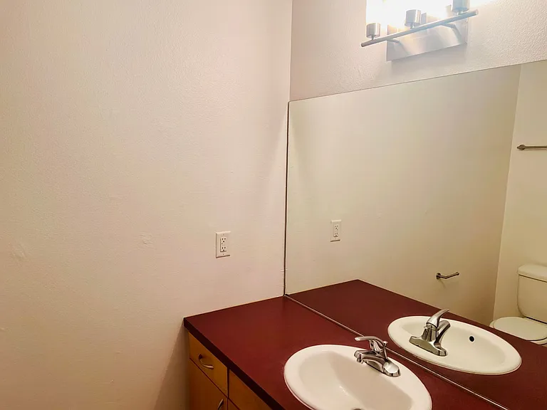 #74-Ivanhoe — Photo 11