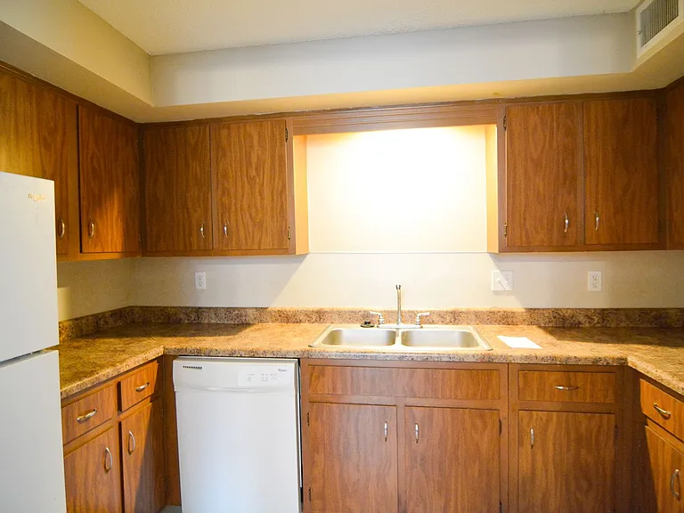 The Heights Apartments — Photo 19