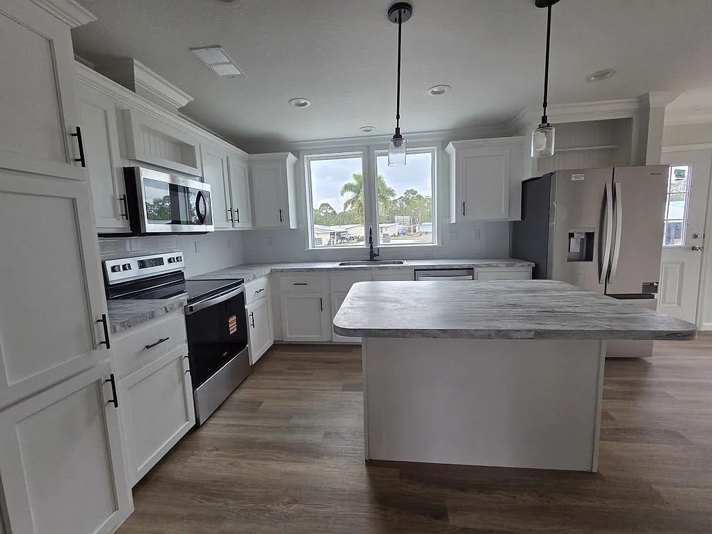 3 bed, 2.0 bath, 1564 sqft, $1,499 — Photo 3