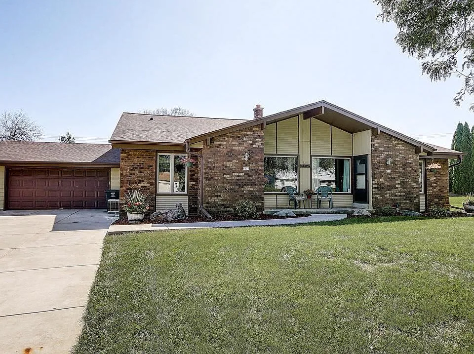 8233 Imperial Dr