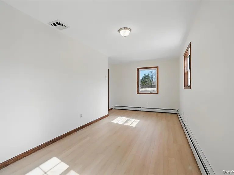 30 Shore Blvd — Photo 20
