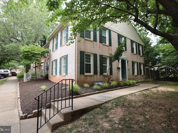 2400 Ansdel Ct, Reston, VA 20191