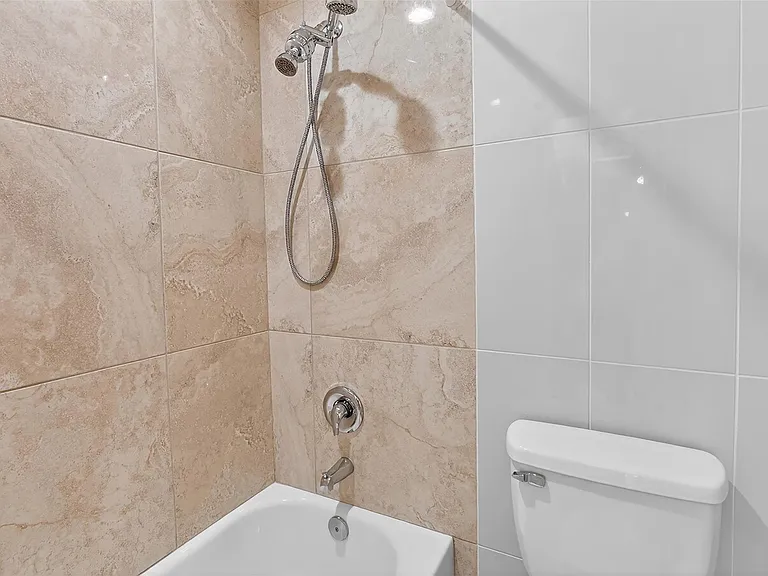 15136 Thatcher Dr — Photo 36
