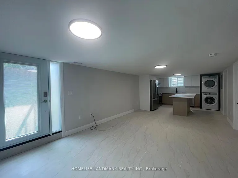 17 Rosemeade Ave #4 — Photo 2