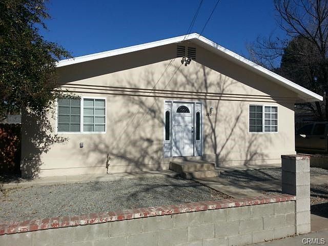 1st image of 220 W Latham Ave