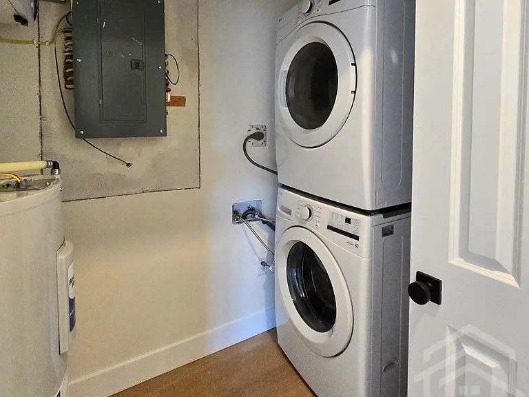 157 Thames St N #1 — Photo 9