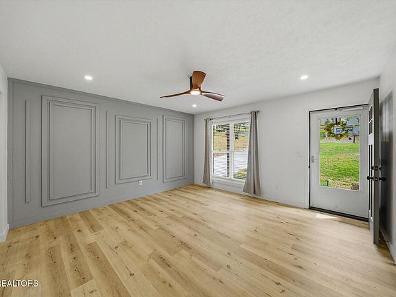 4th image of 5613 Aloha Ave