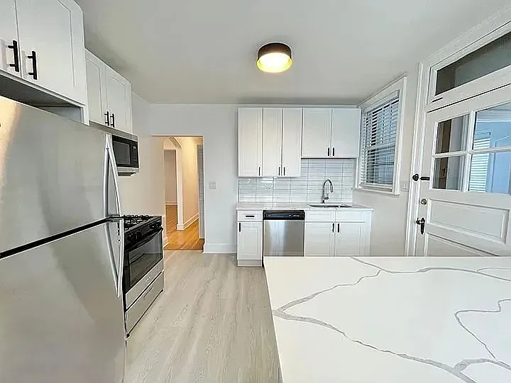 5801 N Richmond St #1 — Photo 9