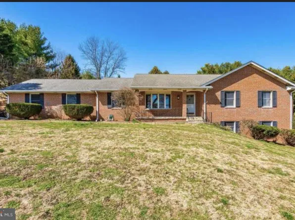 5212 Ernie Ln, Frederick, MD 21703