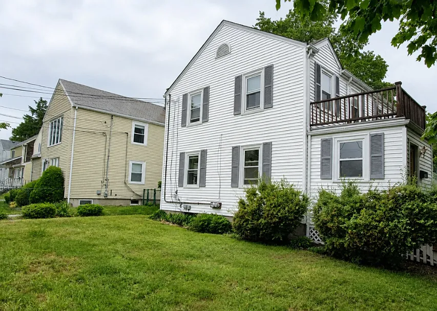2 bed, 1000 sqft, $2,400 — Photo 1